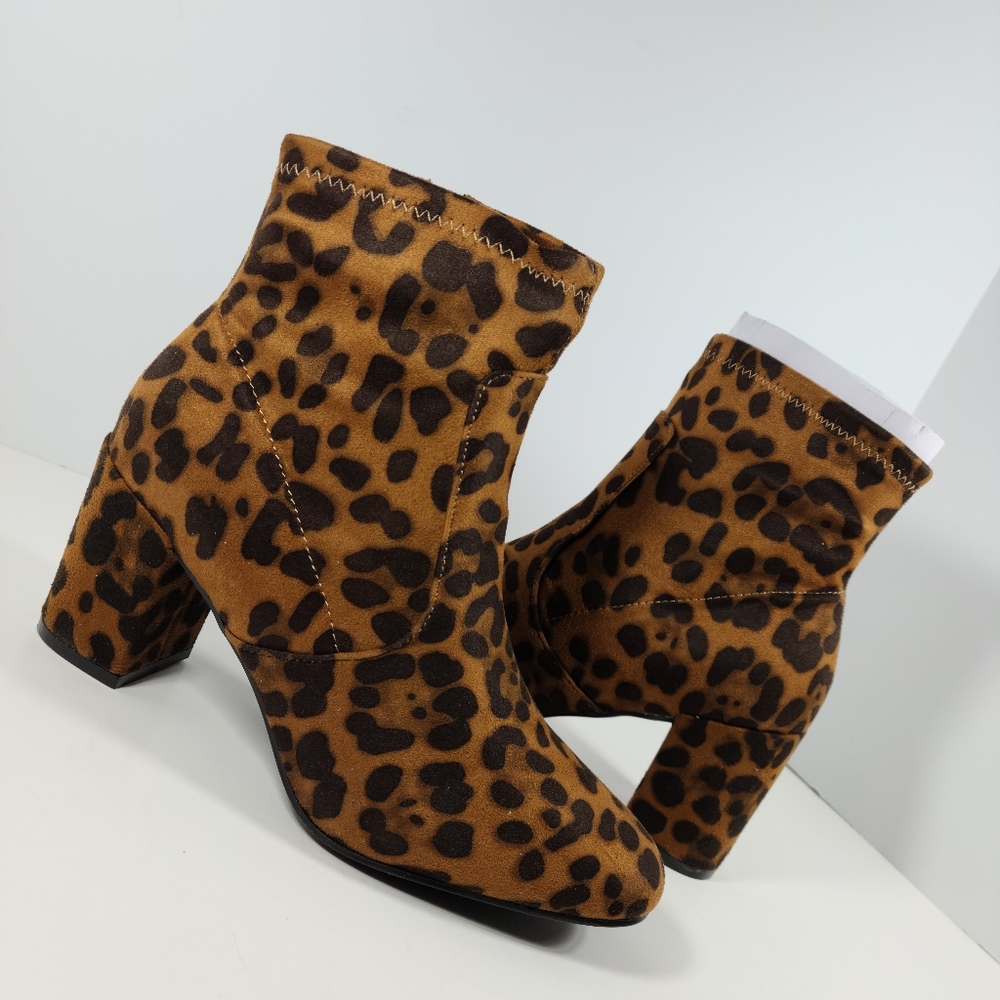 Sugar Womens Leopard Heel Booties 7